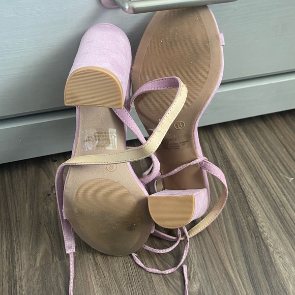 Strap heel sandals - Picture 3 of 3